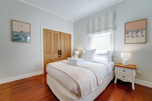 Best of Both Worlds Gorgeous Villa near Beaches, Auckland (photo 9)