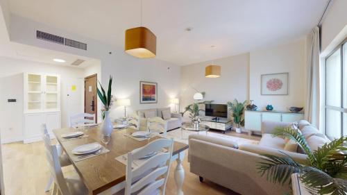Vacationer Holiday Homes I Luxury 2 Bedroom Apartment I Marina View I Steps from JBR Beach, Dubaj (zdjęcie 8)