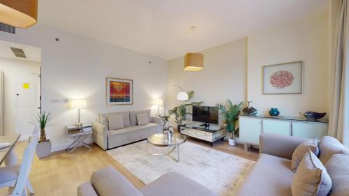 Vacationer Holiday Homes I Luxury 2 Bedroom Apartment I Marina View I Steps from JBR Beach, Dubaj (zdjęcie 9)