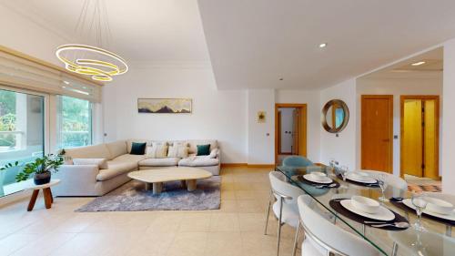 Vacationer Holiday Homes l Chic 1 Bed l Palm Jumeirah l Free Beach Access, Дубай (фото 9)