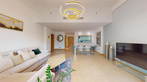 Vacationer Holiday Homes l Chic 1 Bed l Palm Jumeirah l Free Beach Access, Дубай (фото 11)