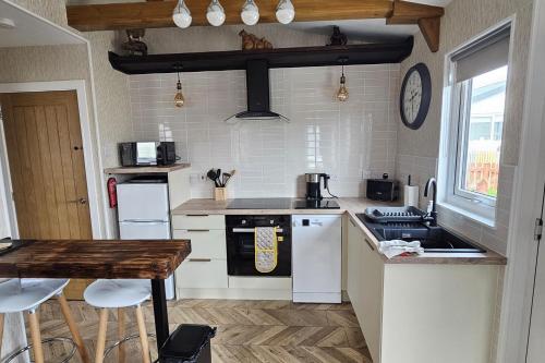 1 Bed Cabin - Sleeps 2 - Pets - 2 Min To Beach, Bridlington (Foto 5)