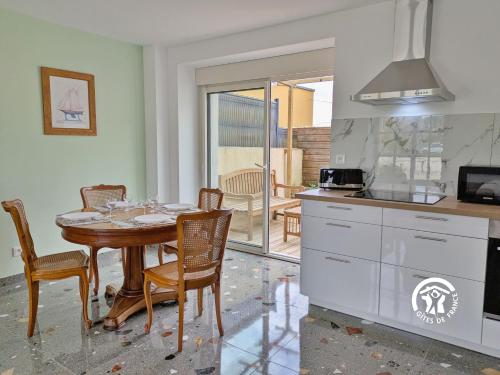 La Maison du Bourg, 4 personnes in Louverne (Pays de la Loire)