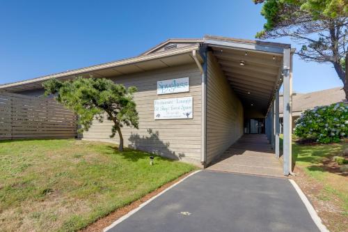 Steps to Otter Crest Beach: Studio w/ Resort Perks in Otter Rock (OR)