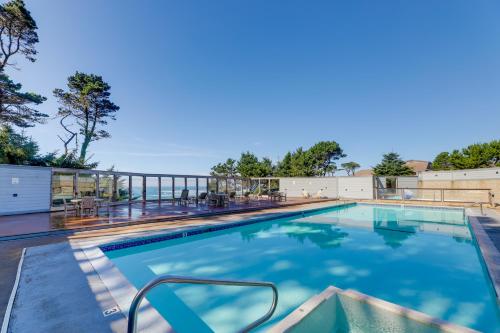 Steps to Otter Crest Beach: Studio w/ Resort Perks in Otter Rock (OR)