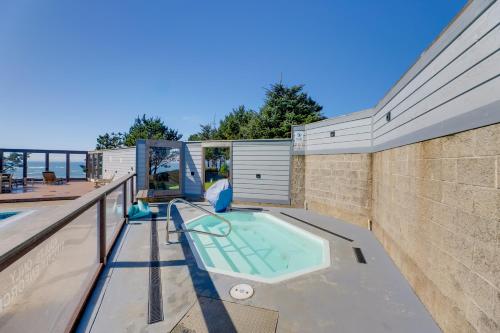Steps to Otter Crest Beach: Studio w/ Resort Perks in Otter Rock (OR)
