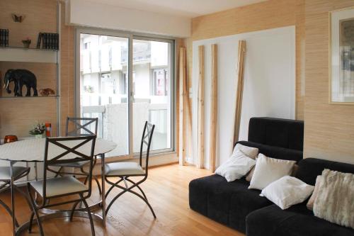 Spacious 3-Bedroom Apartment with Balcony - Location saisonnière - Paris