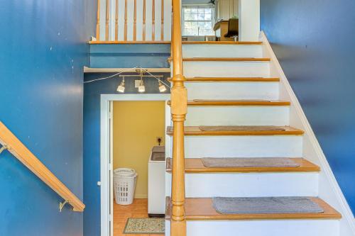 Hike, Ski and Explore Otisville Retreat with Yard! in 米德爾敦