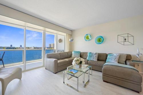 Golden Bay 506 in Miami Beach, USA