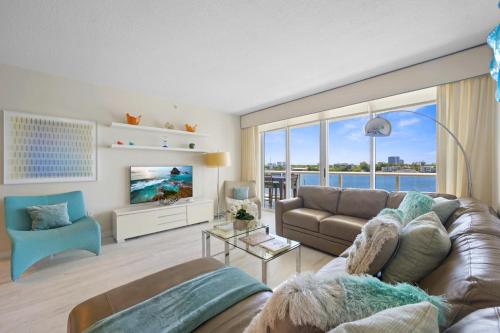 Golden Bay 506 in Miami Beach, USA