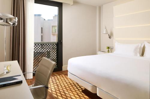 room detail thumbnail 1