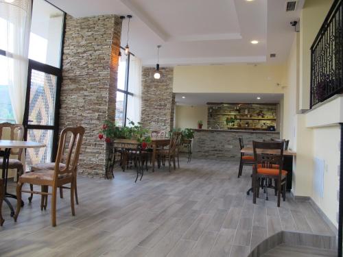 Restorāns, Guest House & Bistro Lefterova in Kotele