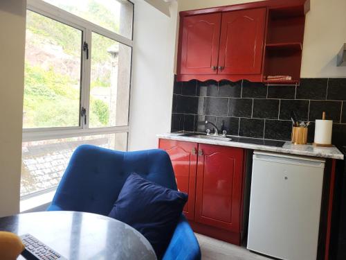 Cosy Cork Studio - cosyincork in Saint Luke's Cross