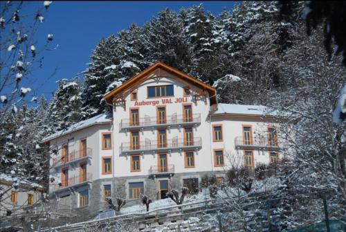 Exterior view, Location Paradiski San Bernardo near Filature Arpin