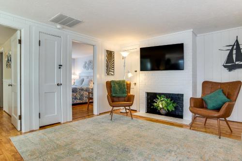 Updated Cottage - 300 Feet to Craigville Beach! - image 3