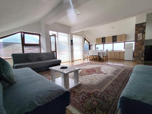 ทัศนียภาพภายนอกโรงแรม, White Apartment in พริซเซ่น
