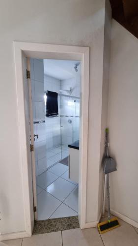 Casa 3 quartos a 50m da bela praia da Armação (Casa 3 quartos a 50m da bela praia da Armacao) in Armacao