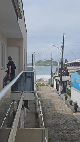 Casa 3 quartos a 50m da bela praia da Armação (Casa 3 quartos a 50m da bela praia da Armacao) in Armacao