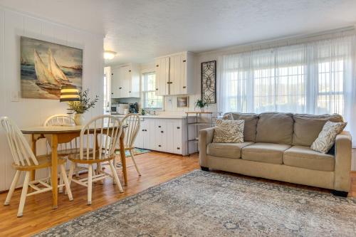 Steps to Eats & Craigville Beach! Cape Cod Cottage - Cummaquid, MA