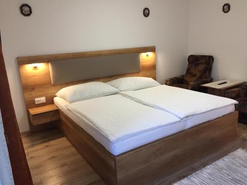 Bartok Apartman – khách sạn tại Harkany