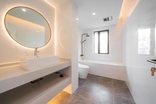 Shanghai Hills & Serendipity Family Homestay with 3 Bedrooms Near Line4&8 South Xizang Rd, Shanghai (Foto 3)
