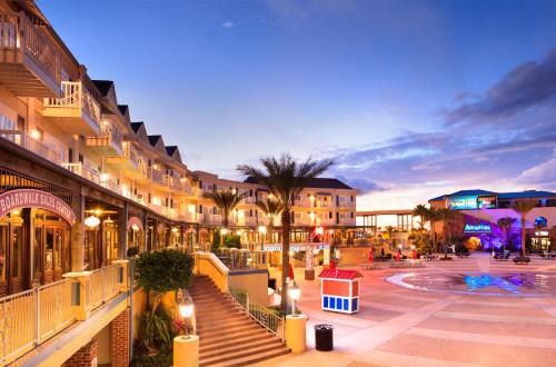 Exterior view, Boardwalk Inn in Kemah (TX)