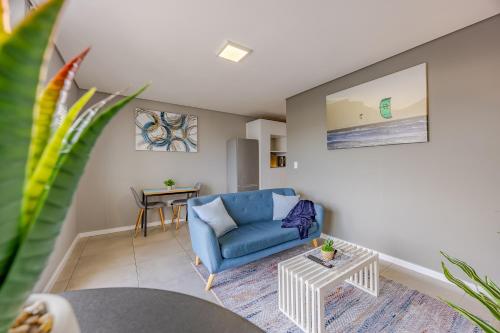 Beach Break Bliss - Cozy retreat with mountain views, Bloubergstrand (photo 9)
