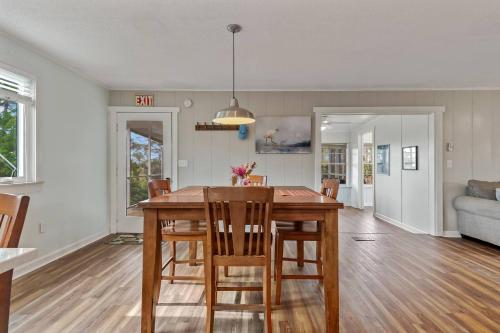 For the Birds- on the water in Carrabelle