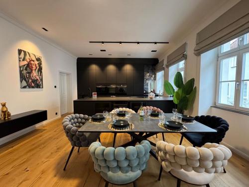 Cozinha, NAMASTÉ Homes - Luxus-Apartment mit Whirlpool & Garage (NAMASTE Homes - Luxus-Apartment mit Whirlpool & Garage) in Bad Windsheim