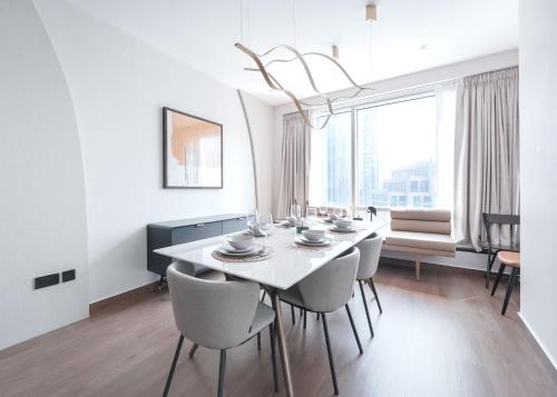 Downtown Dubai sleeps 4 close to Dubai Mall, Дубай (фото 7)