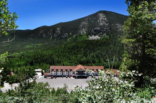 . Monarch Mountain Lodge