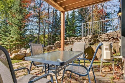 Condo familial Mont Blanc, acces ski in Ski out in Saint-Faustin-Lac-Carré (QC)