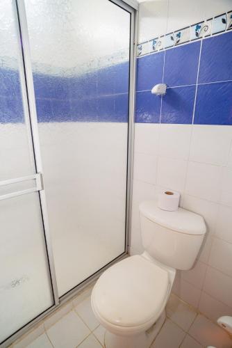 2 bedrooms, 6 beds