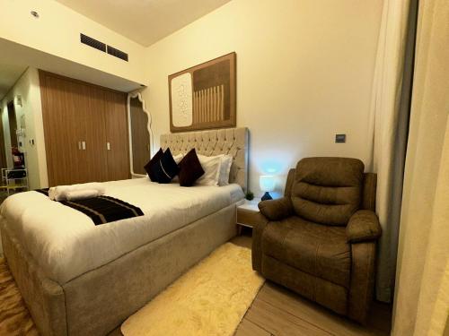 Ramaira Homes Azizi Riviera 26 by Vacay Xeal, Дубай (фото 3)