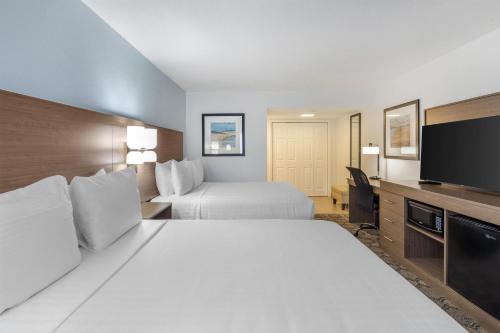 Best Western Palm Beach Lakes - image 4