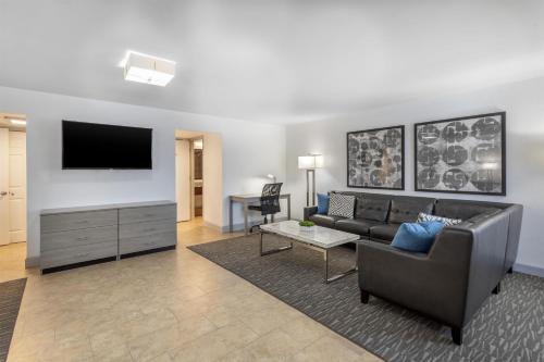 Best Western Palm Beach Lakes - image 14