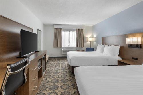 Best Western Palm Beach Lakes - image 11