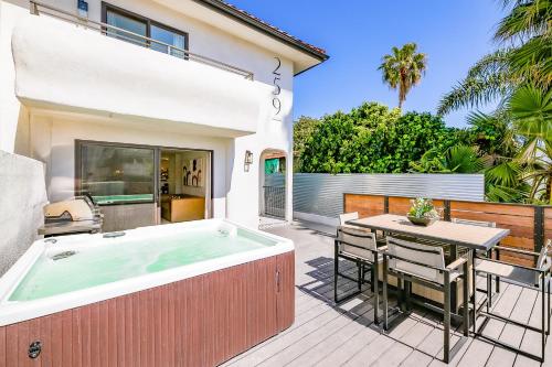 Montalvo Calafia Beach Condos in San Clemente, USA