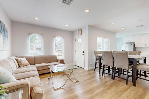 Blue Skies in Newport Beach Városközpont