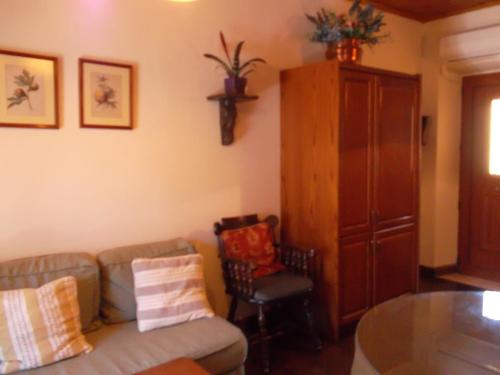 Dina's Studio in Longos