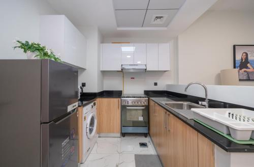Stylish 1BR w/ Balcony & Pool |2 Min Walk to Metro - image 13