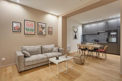 New Apartment 2 bedrooms center of Paris by Studio prestige 4