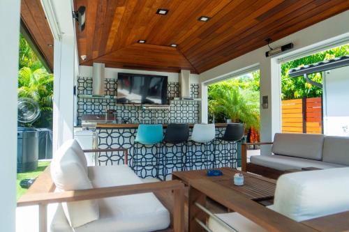 Facilities, Greenview Villa/Luxury Heated Pool Home Golf View in Kendale Lakes