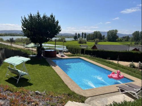 . Casa vista Lago Rapel