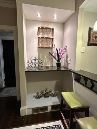 Spacious 3 Bedroom Near Train Station in Malden