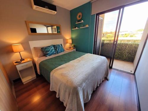 Near Airport - Lush Gardens, Pool, King Bed, Security in 聖安娜