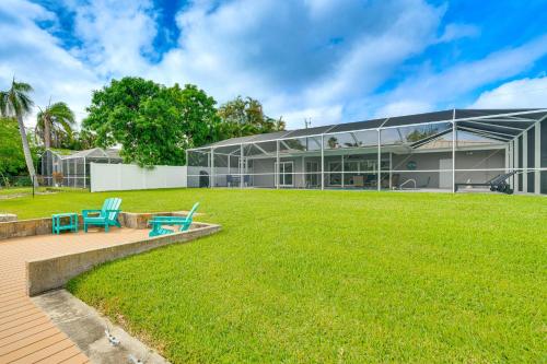 Fish and Swim Waterfront Home with Dock in Cape Coral in كاب كورال