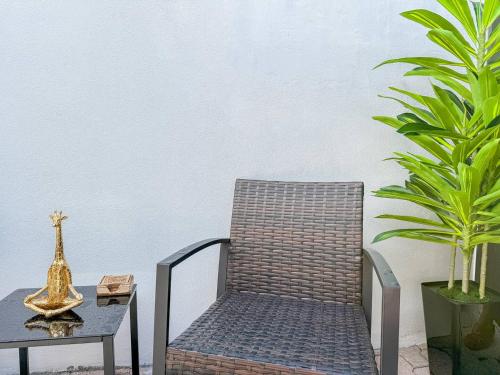 Luxury Suite Studio With Kitchen & Spa Shower in มิรามาร์ (FL)