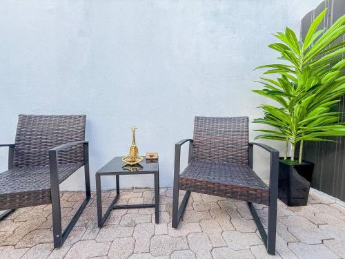 Luxury Suite Studio With Kitchen & Spa Shower in มิรามาร์ (FL)