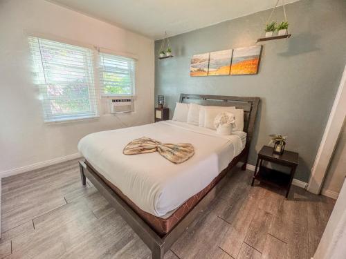 Amazing Cottage - near Little Italy Gaslamp - image 5